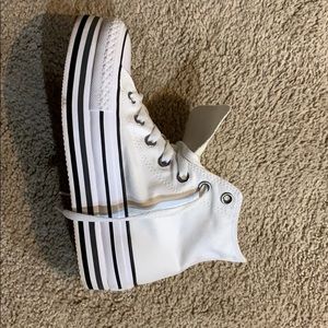 White converse shoes